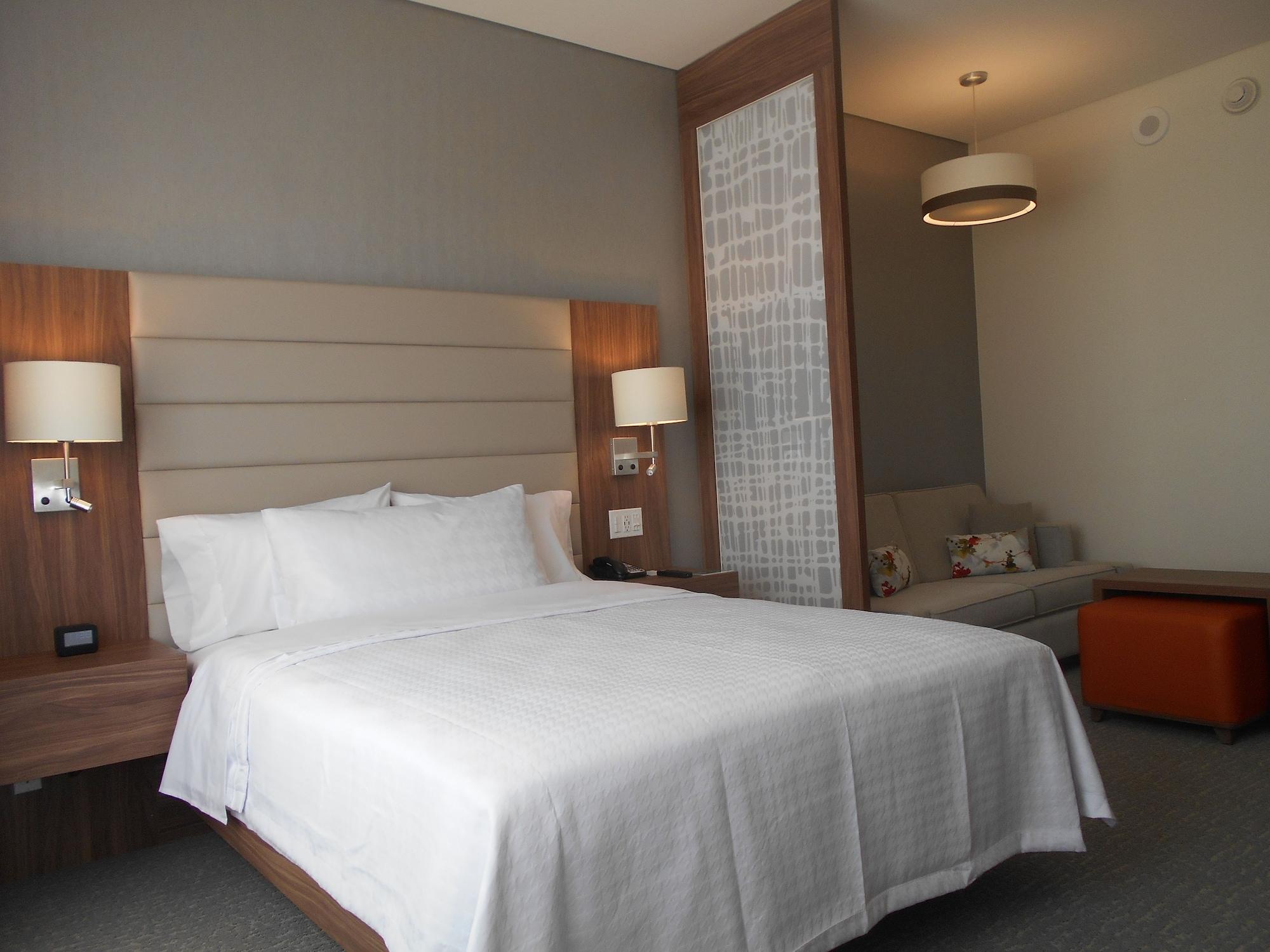 Fiesta Inn Suites Aeropuerto Del Bajio Silao Exteriör bild
