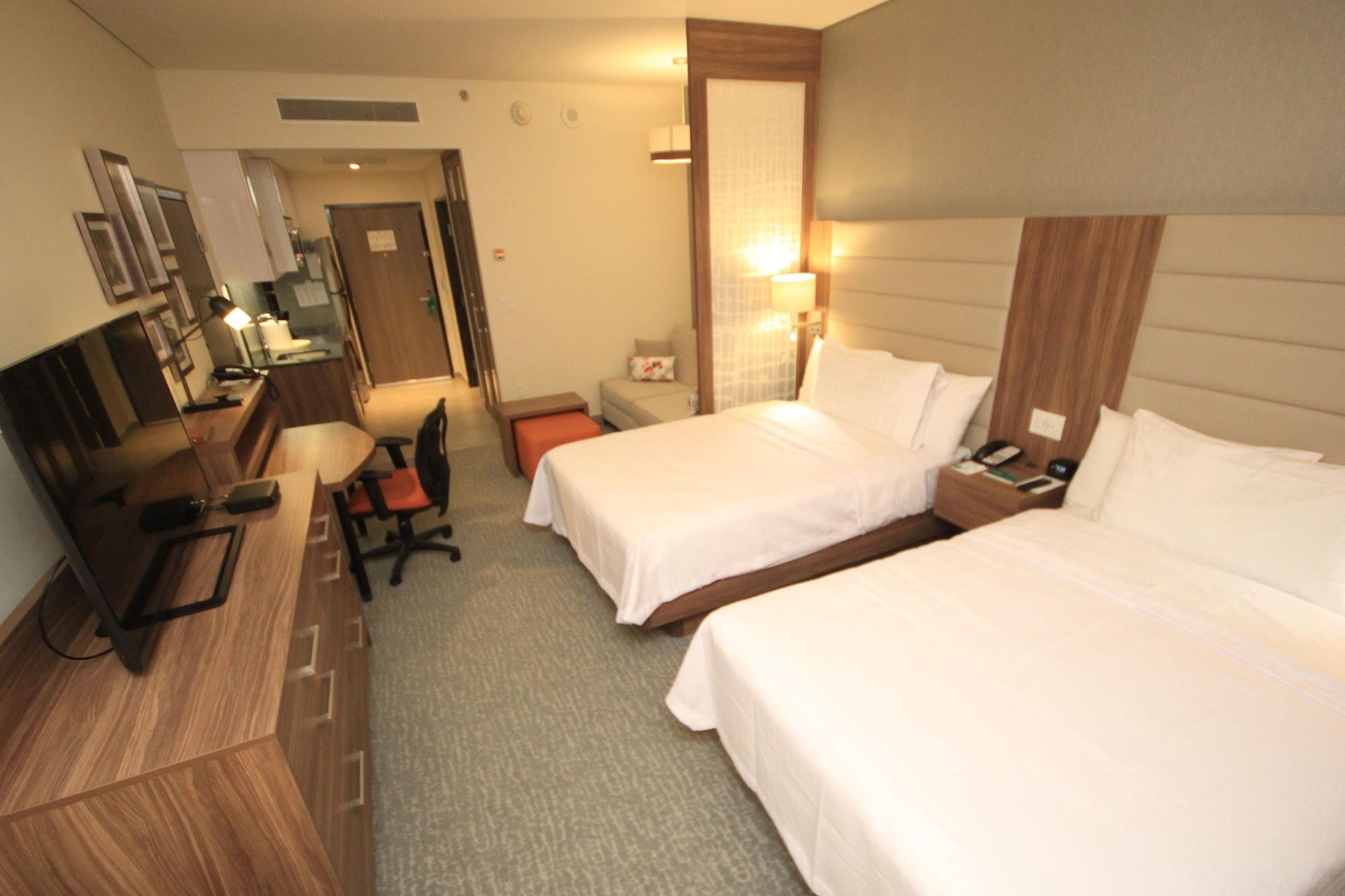 Fiesta Inn Suites Aeropuerto Del Bajio Silao Exteriör bild