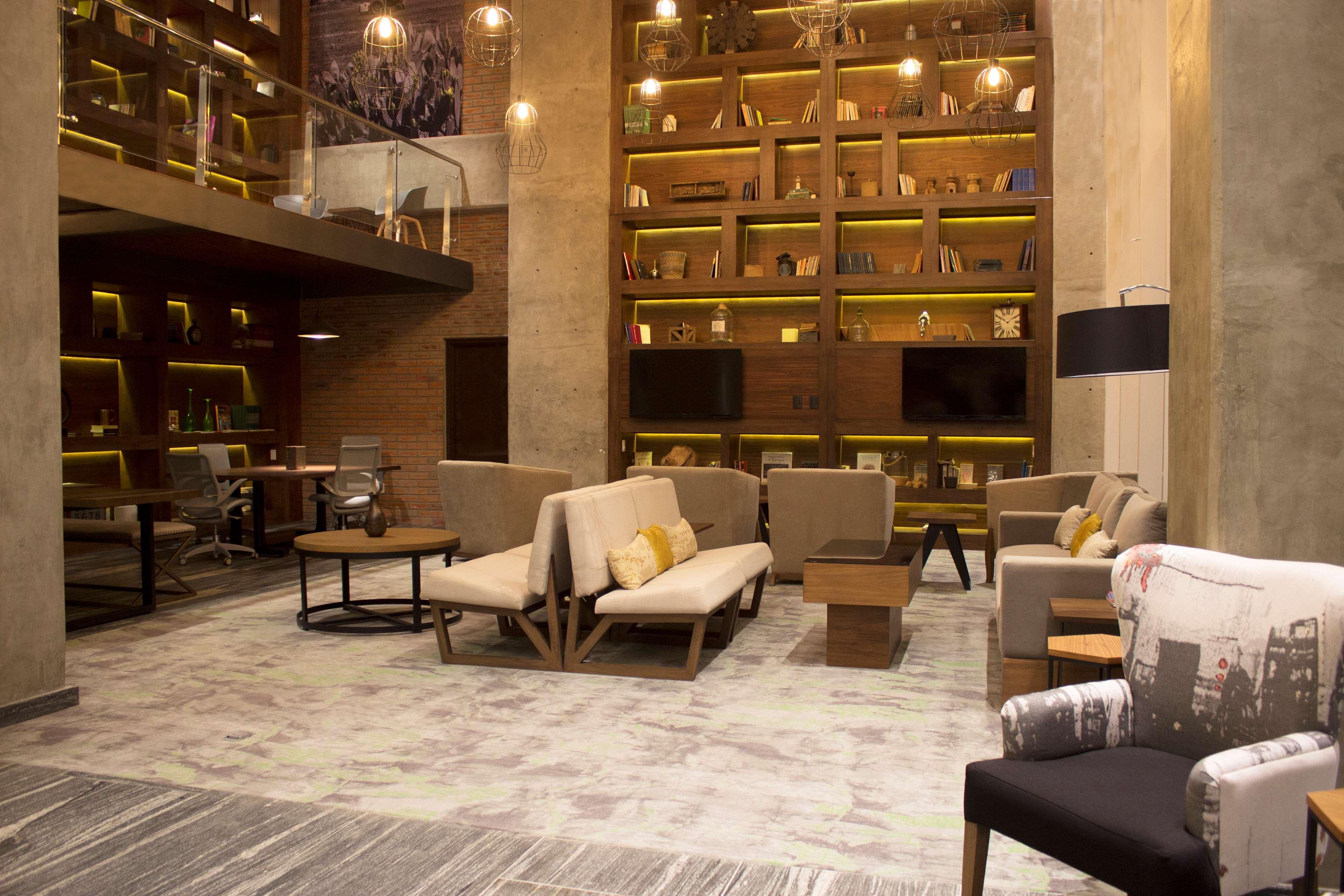 Fiesta Inn Suites Aeropuerto Del Bajio Silao Exteriör bild