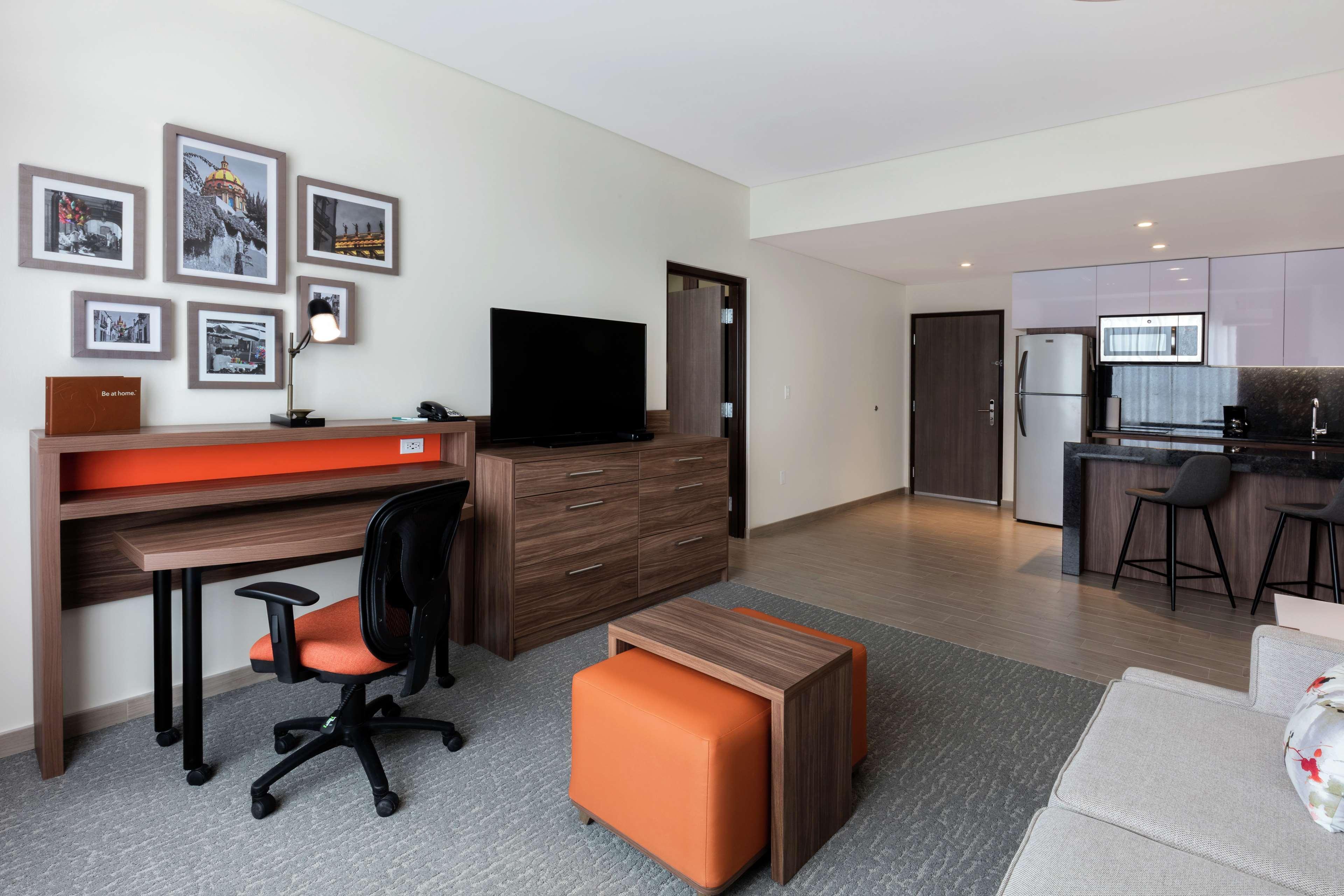 Fiesta Inn Suites Aeropuerto Del Bajio Silao Exteriör bild