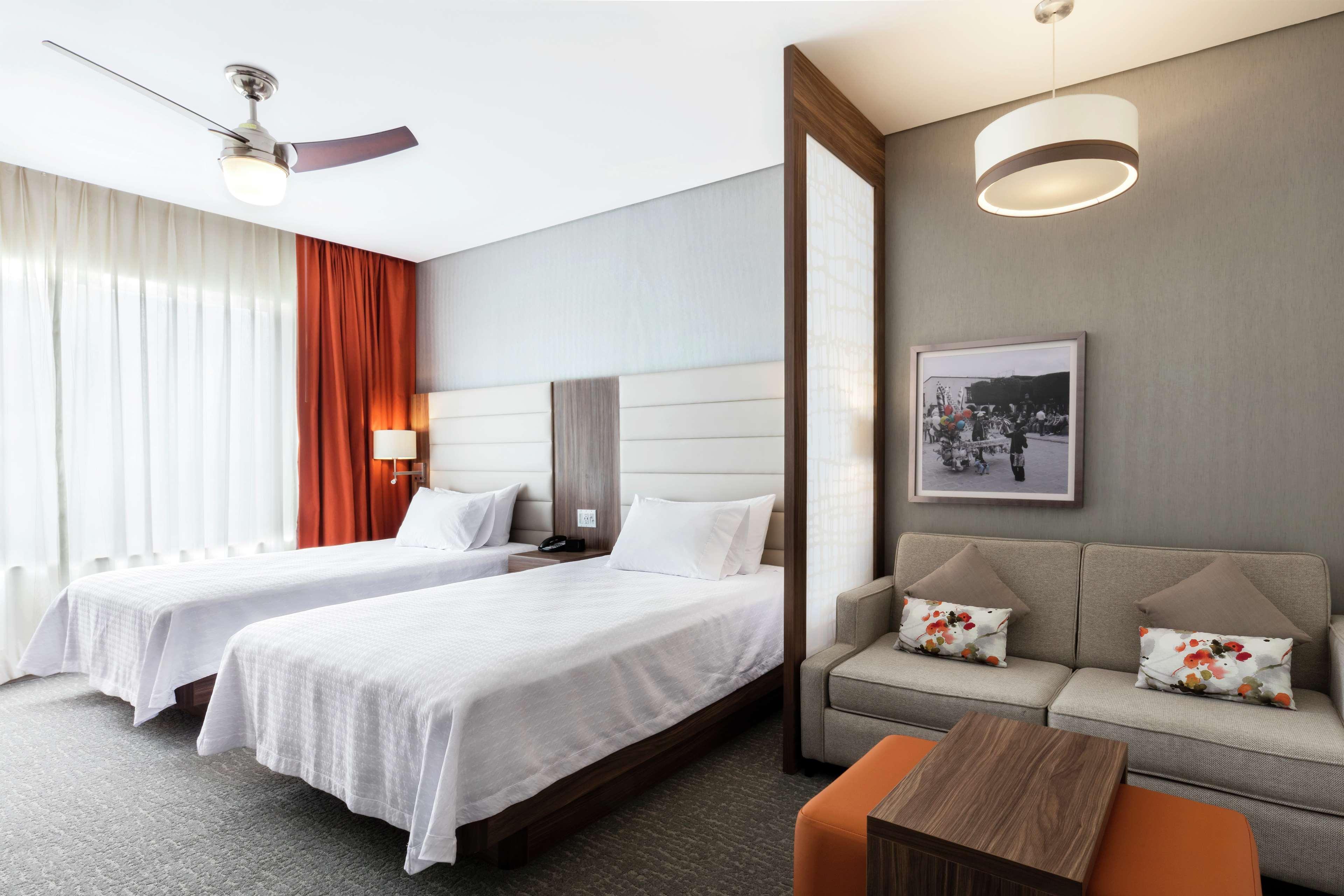 Homewood Suites By Hilton Silao Airport Exteriör bild