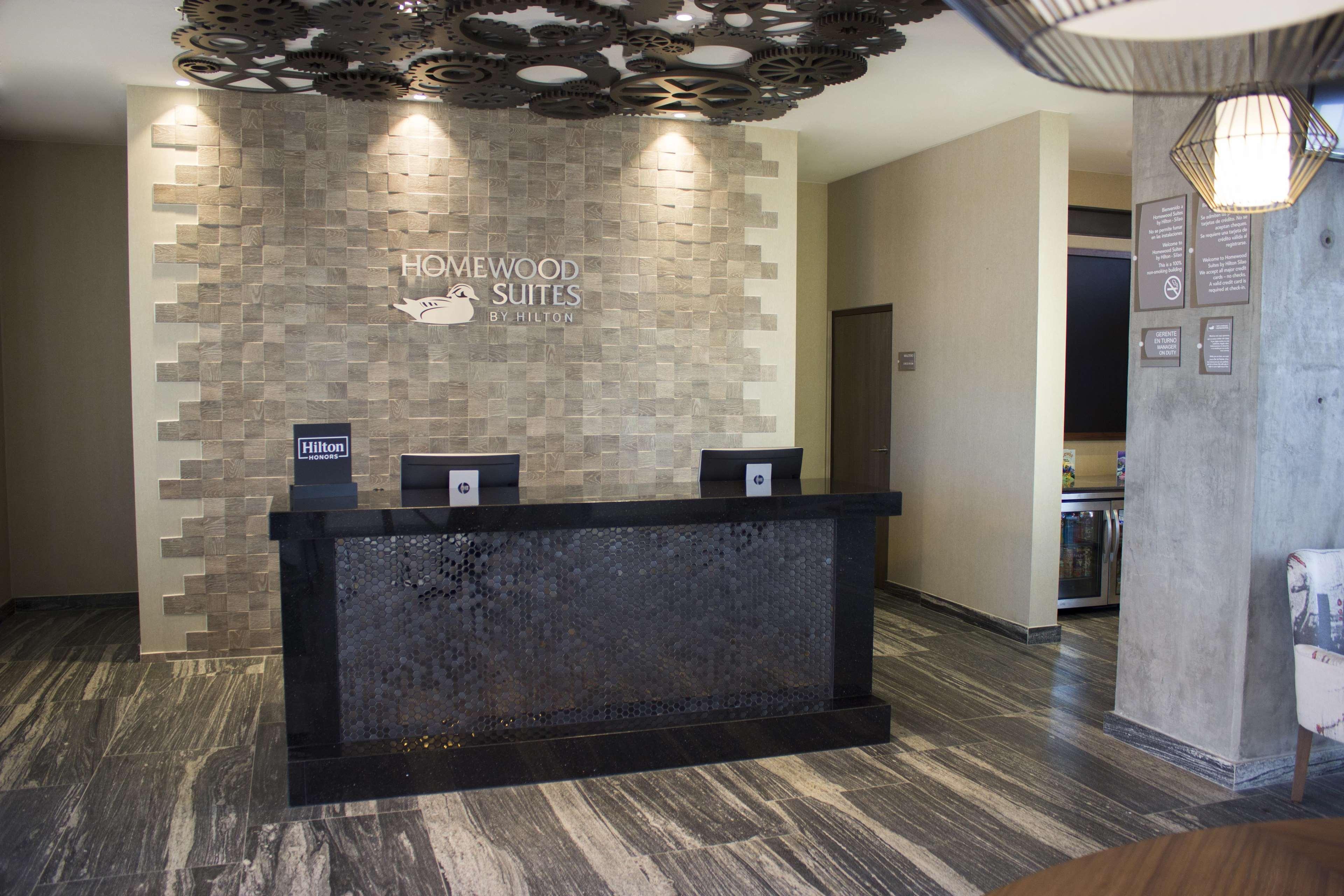 Fiesta Inn Suites Aeropuerto Del Bajio Silao Exteriör bild