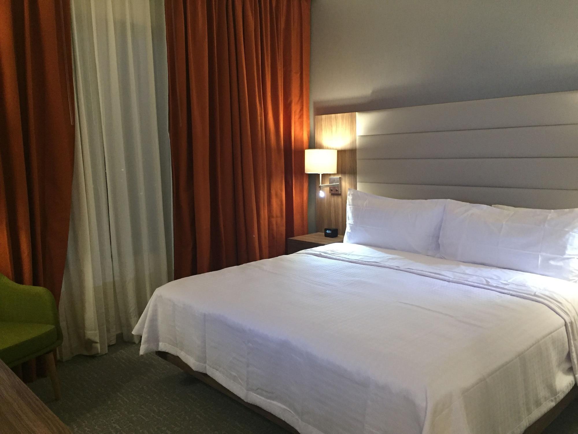 Fiesta Inn Suites Aeropuerto Del Bajio Silao Exteriör bild