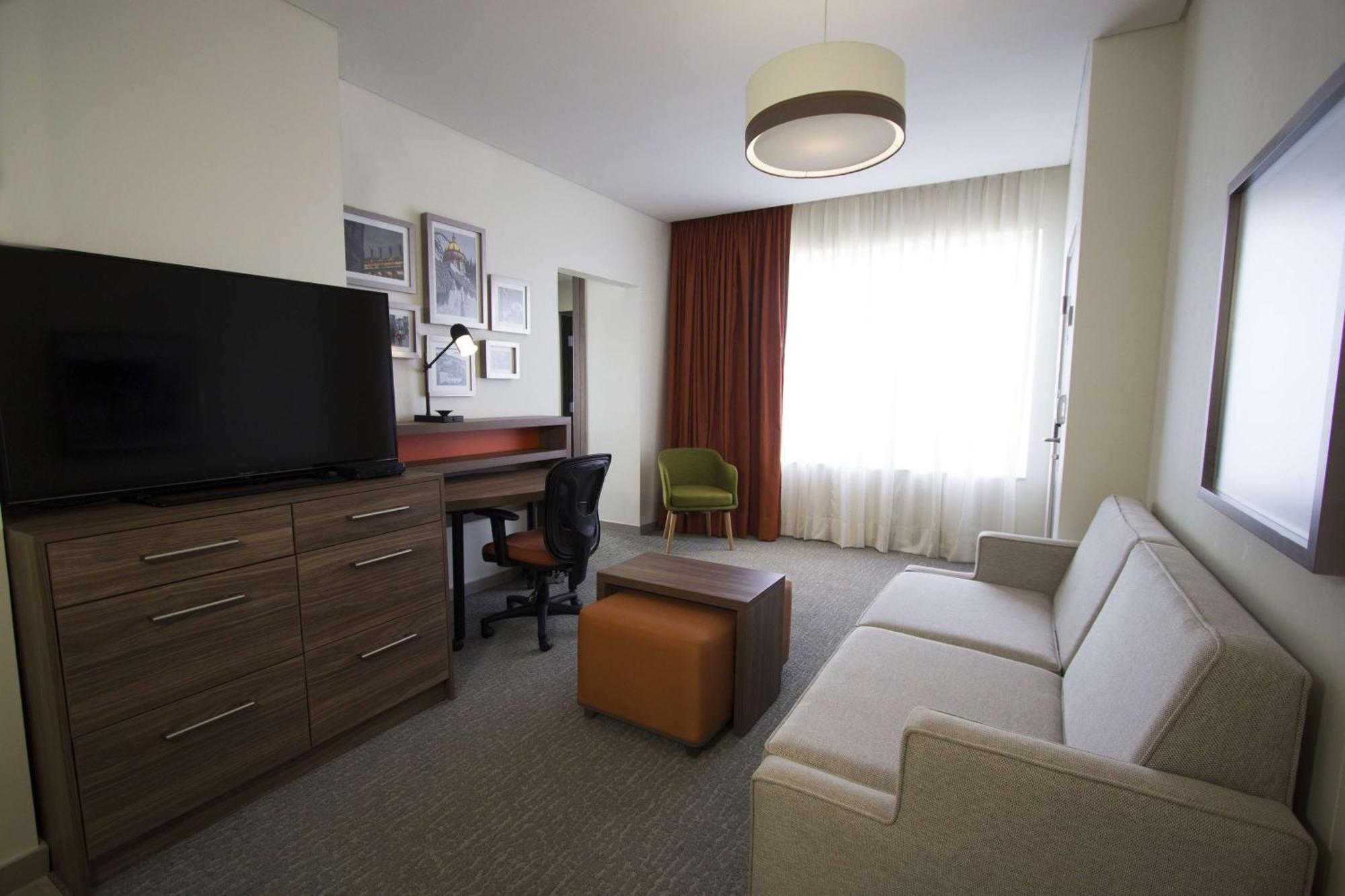 Homewood Suites By Hilton Silao Airport Exteriör bild