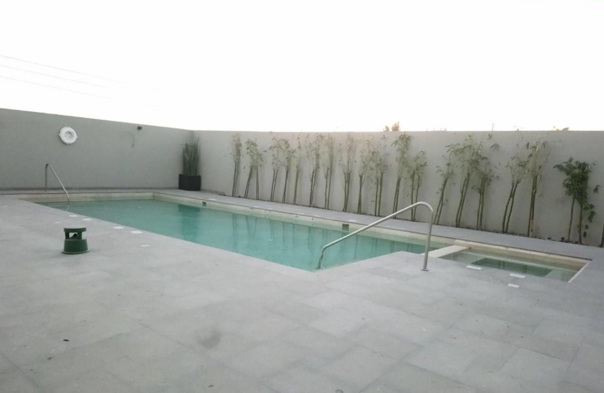 Fiesta Inn Suites Aeropuerto Del Bajio Silao Exteriör bild